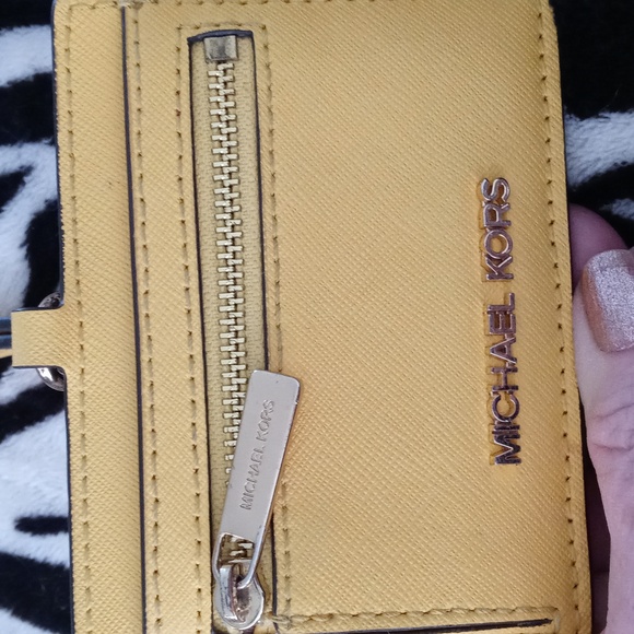 Michael Kors ID Holder with Card Slots - Picture 4 of 9